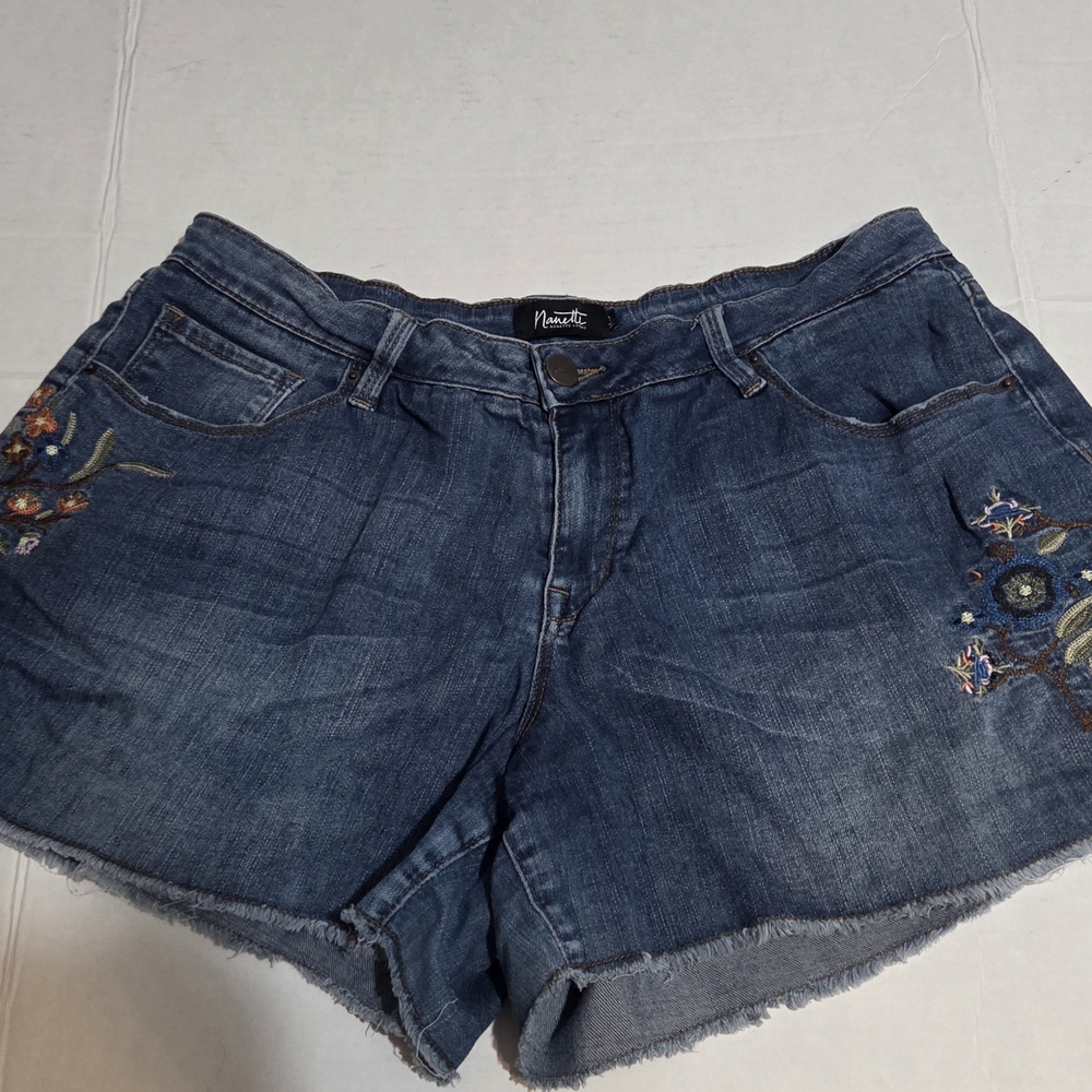Nanette Lepore Shorts Denim Size 14 Ladies Embroidered Distressed